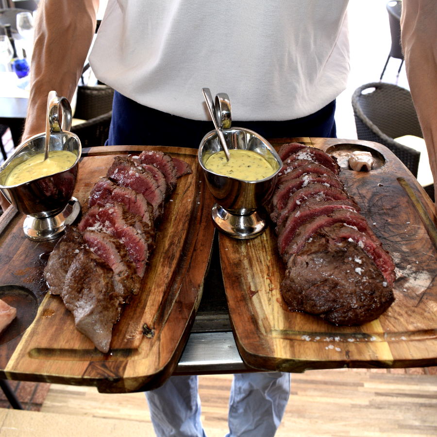 Comer carne a la piedra en Cantabria - El Pescador